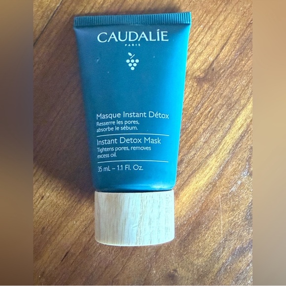 ❤️ 3/$25 CAUDALIE Mini Pore Minimizing Instant Detox Mask - Picture 2 of 3